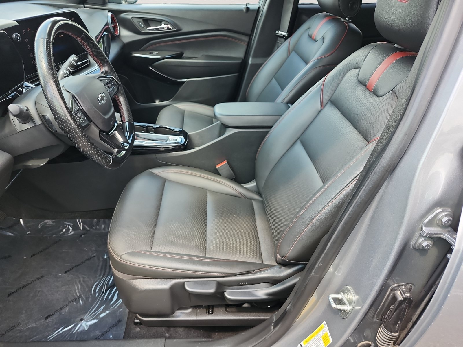 Used 2024 Chevrolet Trax RS w/ Sunroof Package FWD image 9