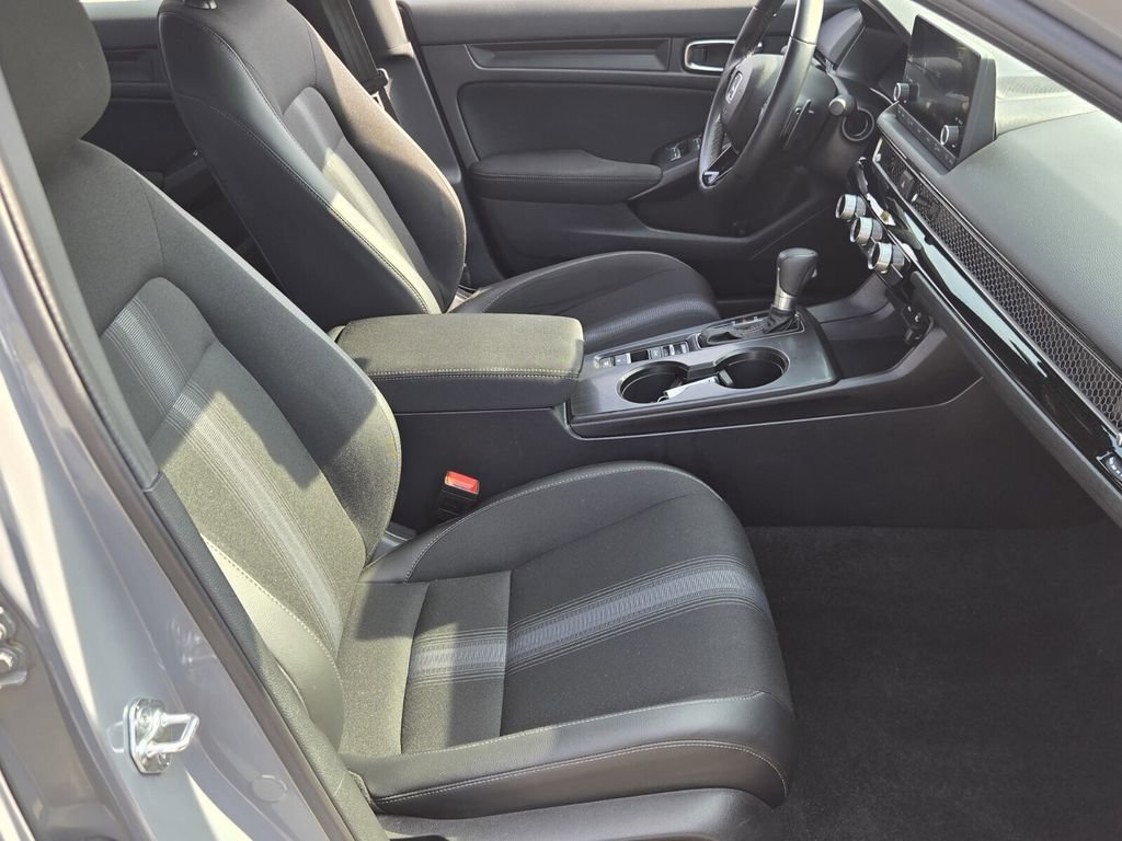 Used 2025 Honda Civic Sport image 17
