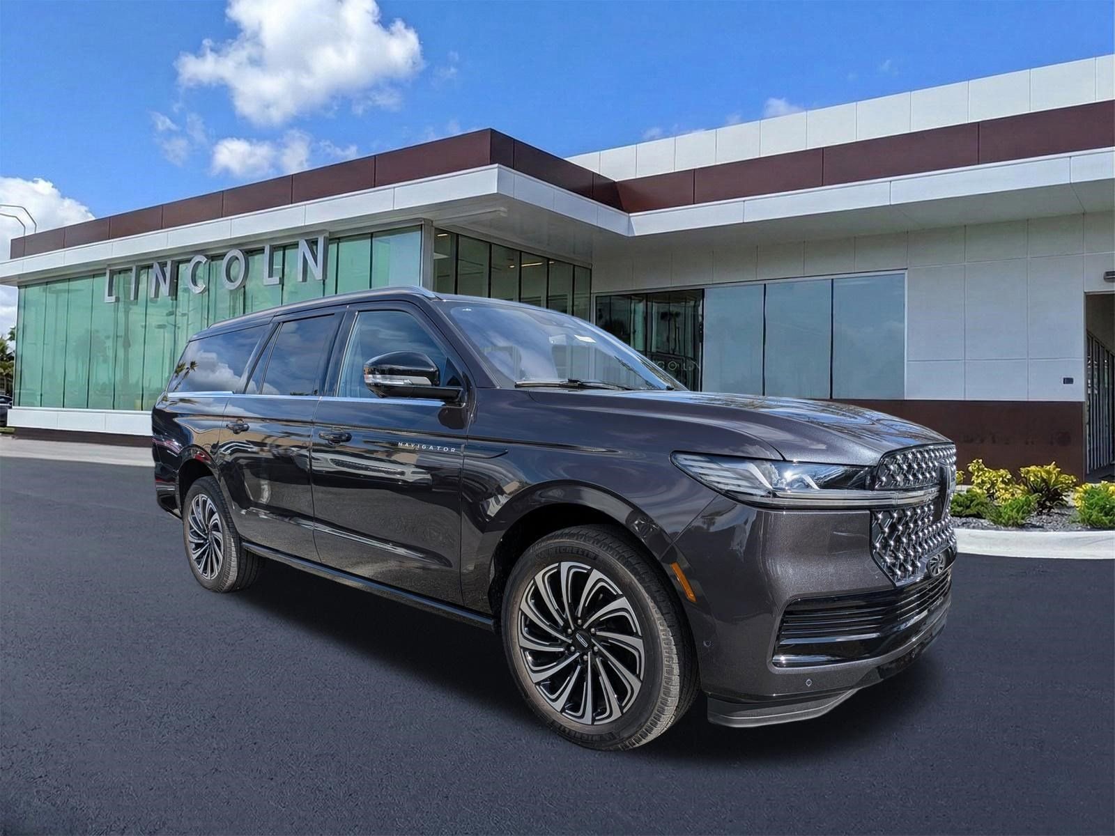 Certified 2025 Lincoln Navigator L Black Label video 3