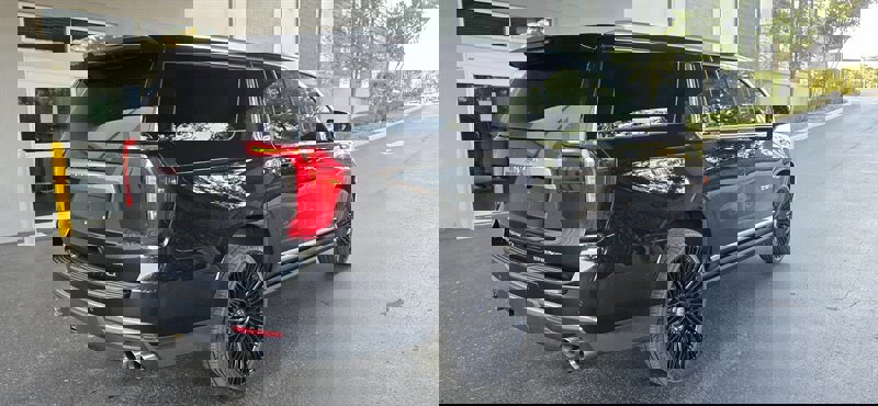 Used 2021 GMC Yukon XL Denali w/ Denali Premium Package image 7