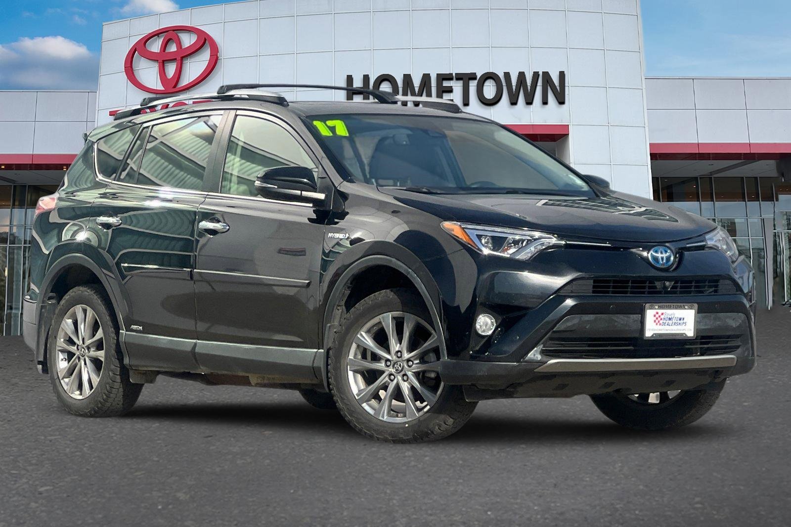 Used 2017 Toyota RAV4 Limited w/ Advanced Technology Package image 2