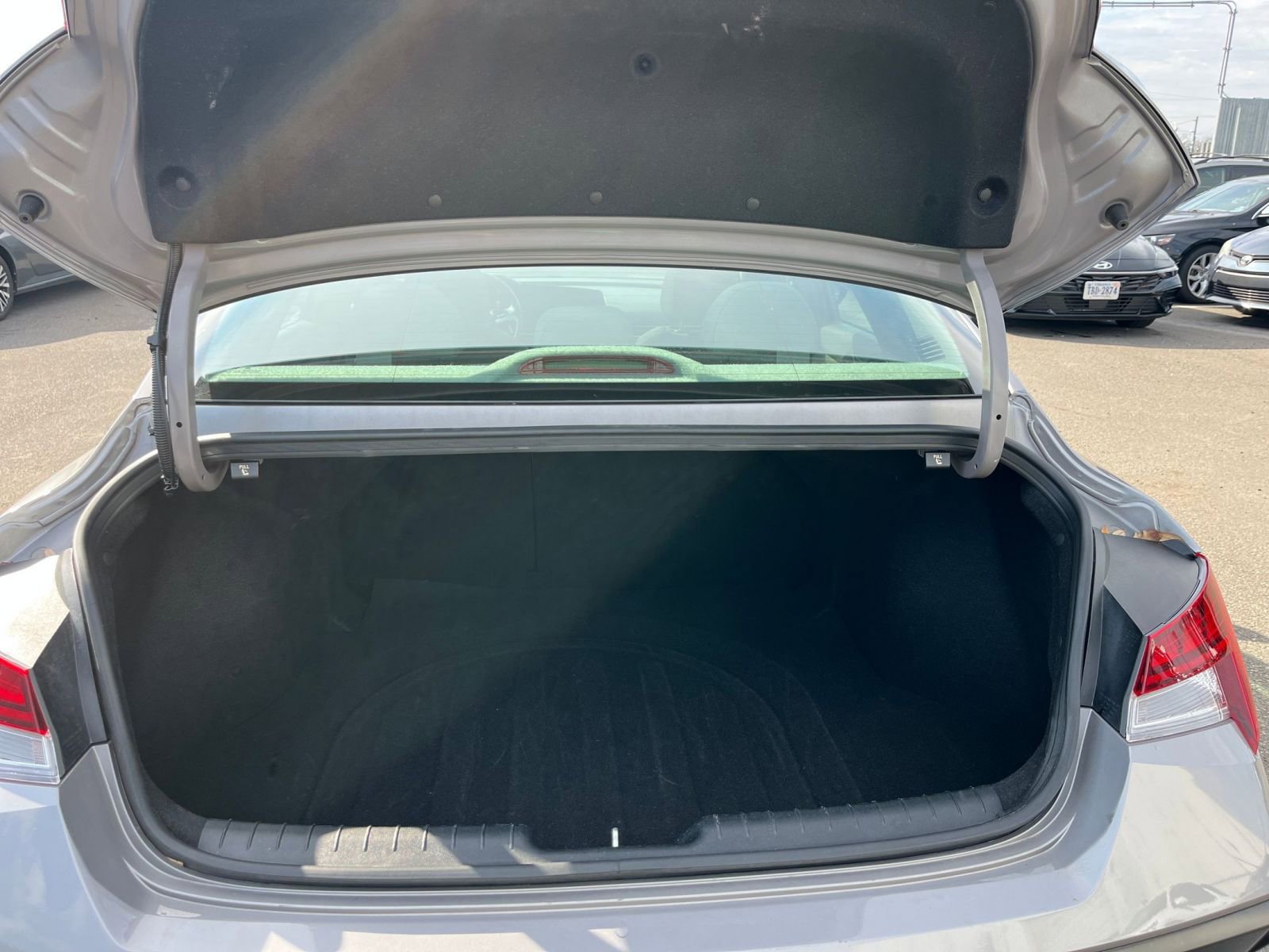 Used 2025 Hyundai Elantra SEL FWD image 32