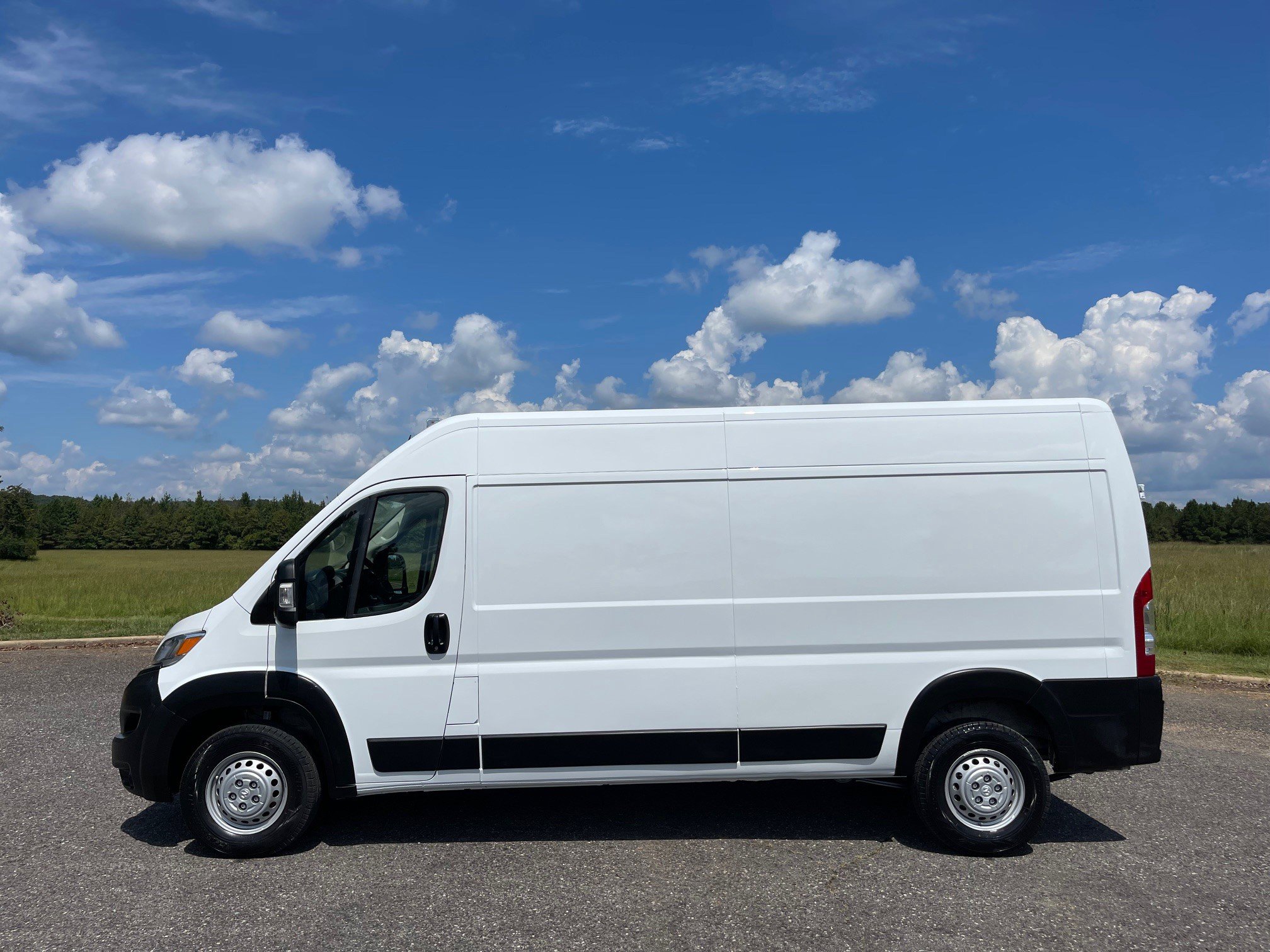 Used 2025 RAM ProMaster 2500 w/ Convenience Group image 2