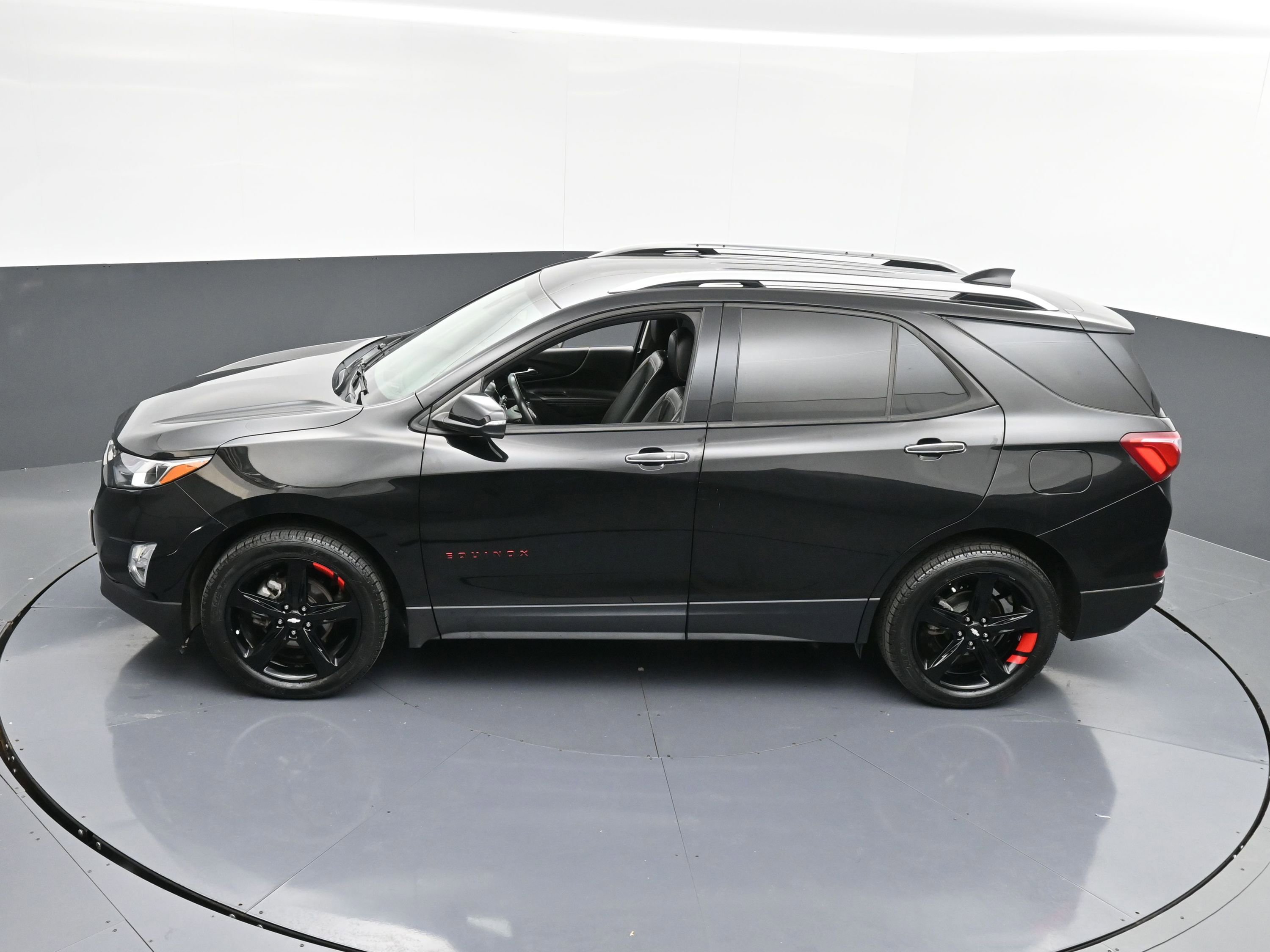 Used 2021 Chevrolet Equinox Premier w/ Redline Edition image 32