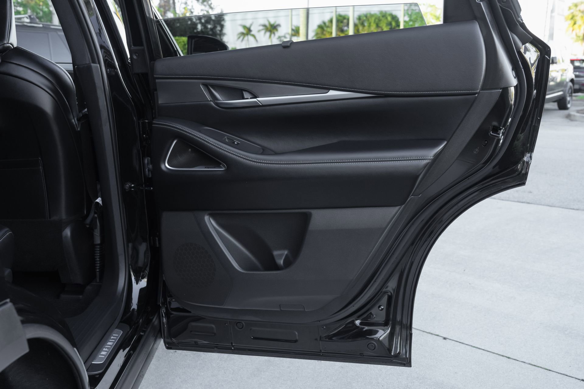 Used 2026 INFINITI QX60 Luxe w/ Cargo Package image 32