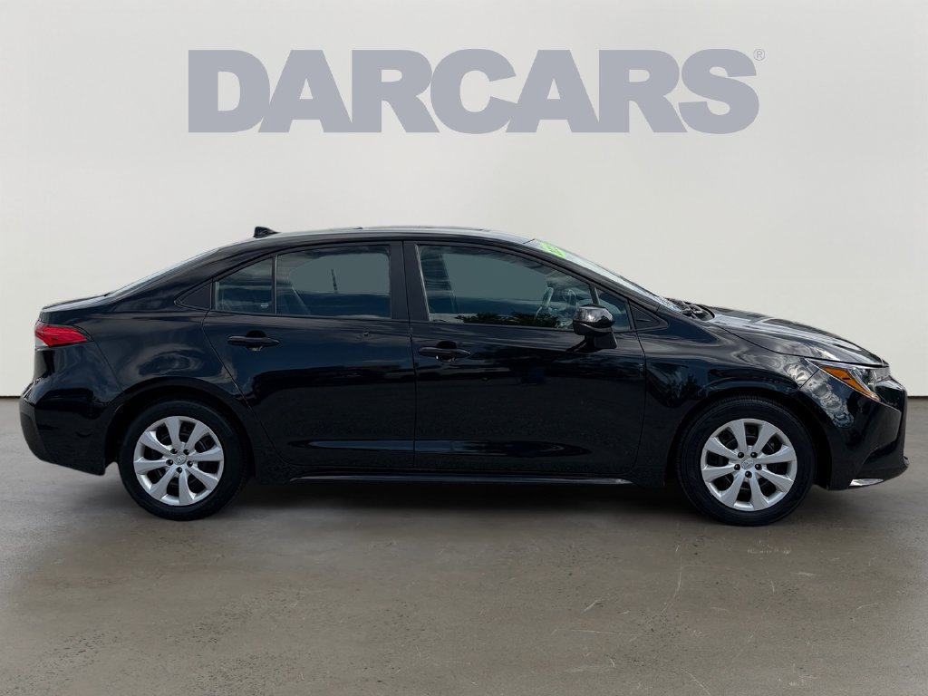 Used 2025 Toyota Corolla LE FWD image 8