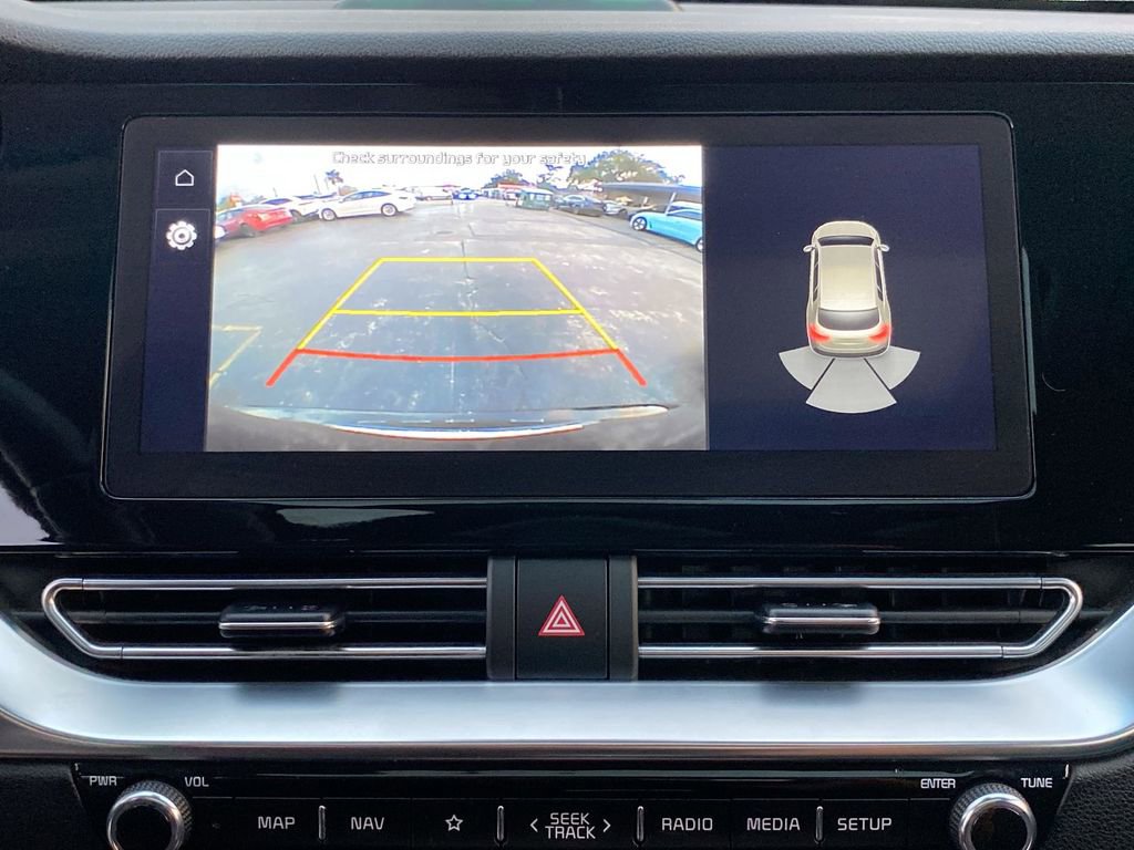 Used 2021 Kia Niro EX Premium w/ Cold Weather Package image 26