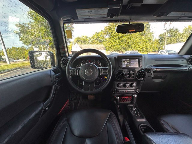 Used 2017 Jeep Wrangler Unlimited Rubicon AWD/4WD image 15
