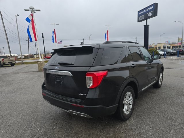 Used 2023 Ford Explorer XLT w/ Equipment Group 202A image 5