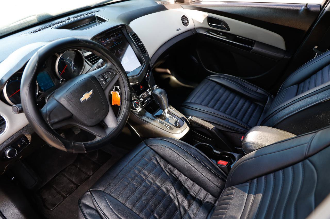 Used 2014 Chevrolet Cruze LS FWD image 4