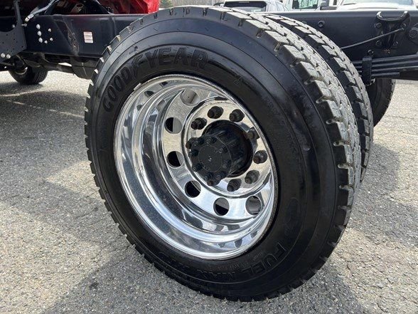 Used 2021 Ford F650 2WD Crew Cab Super Duty image 27