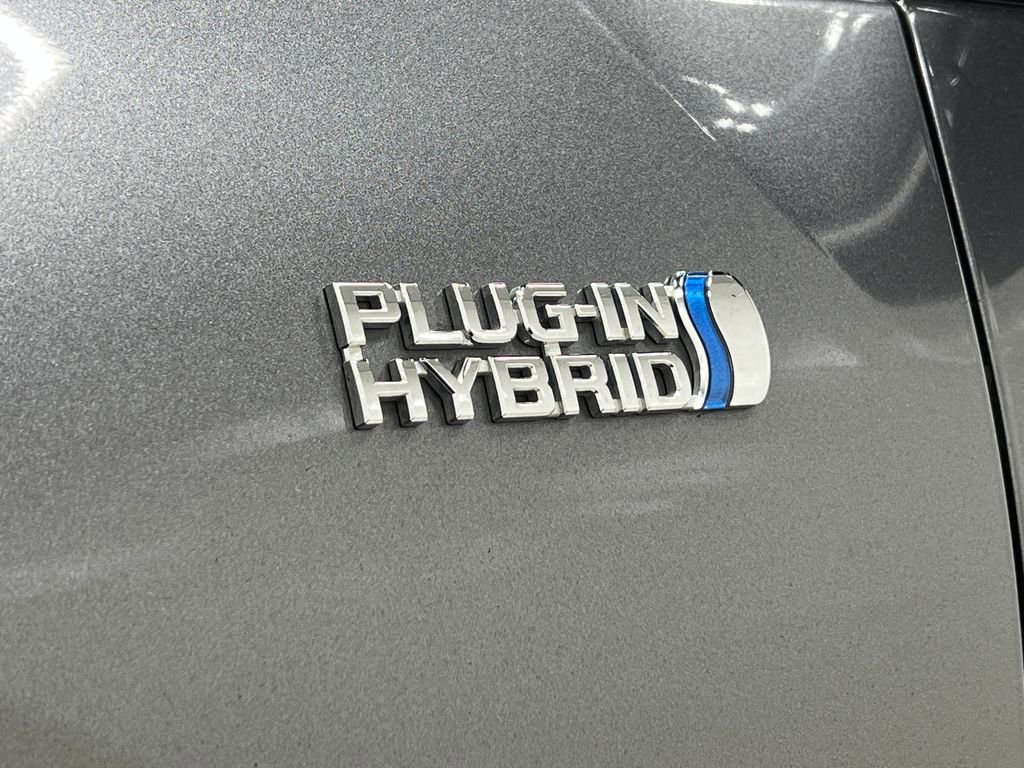 Used 2017 Toyota Prius Prime Advanced FWD image 40