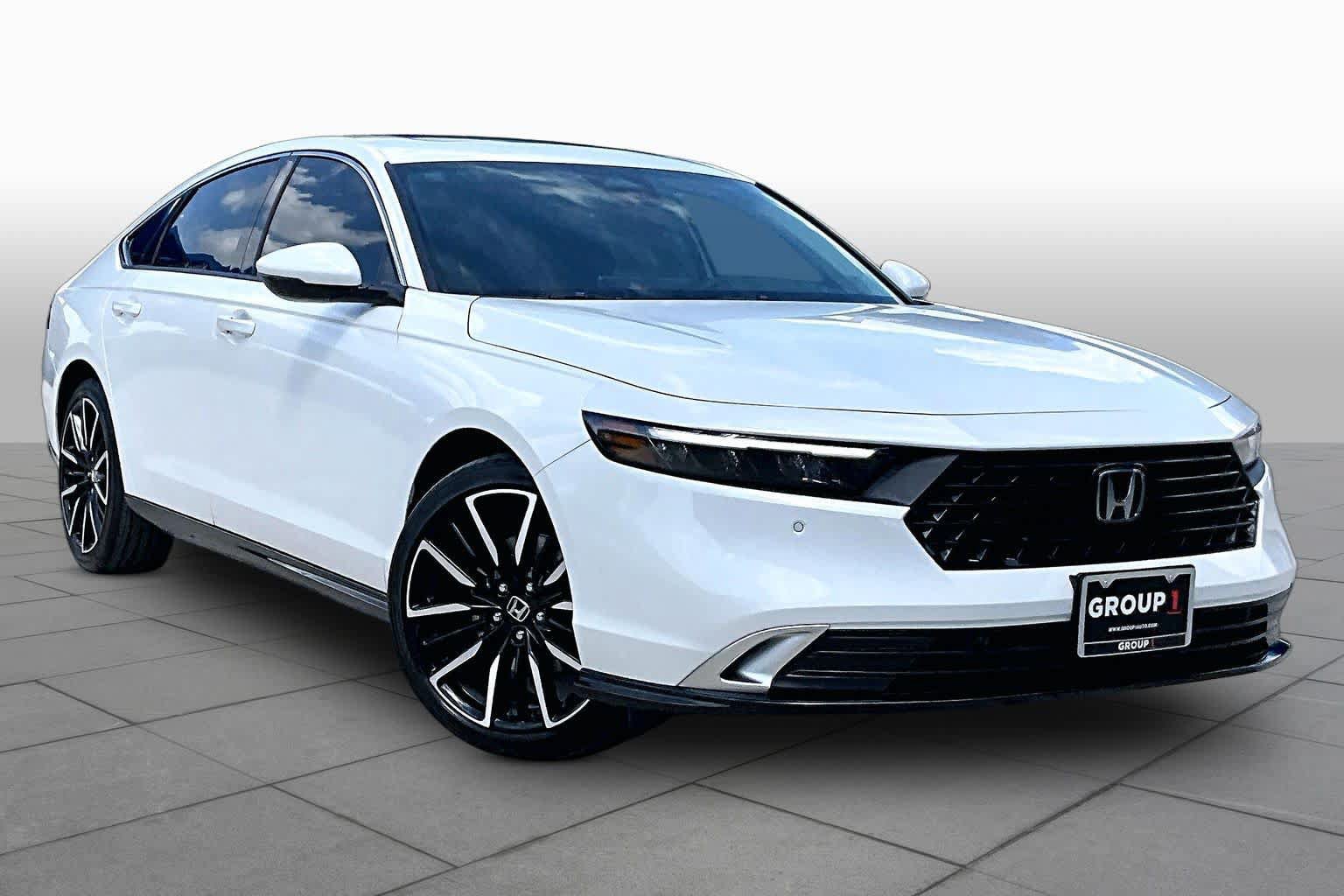 Used 2026 Honda Accord Touring image 3