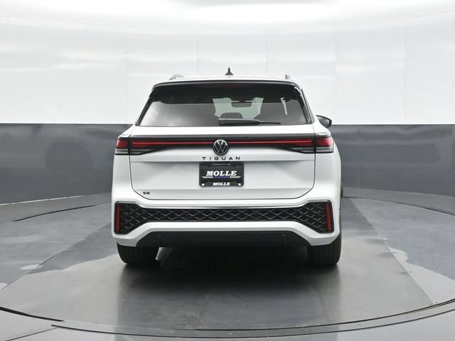 New 2026 Volkswagen Tiguan SE R-Line FWD image 6