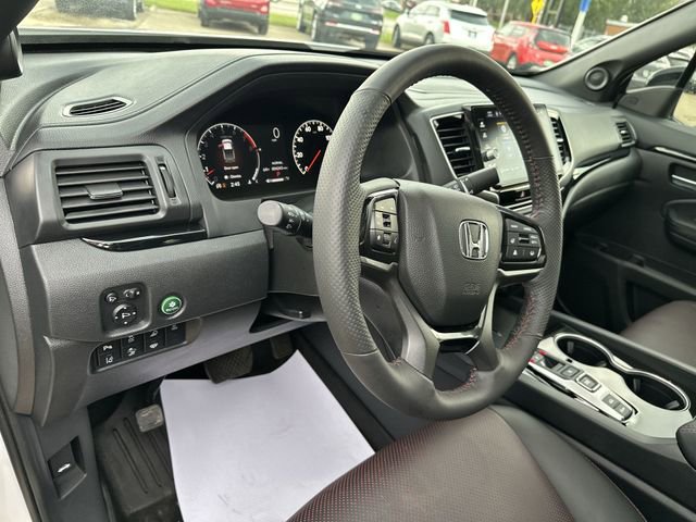 Used 2025 Honda Ridgeline Black Edition image 12