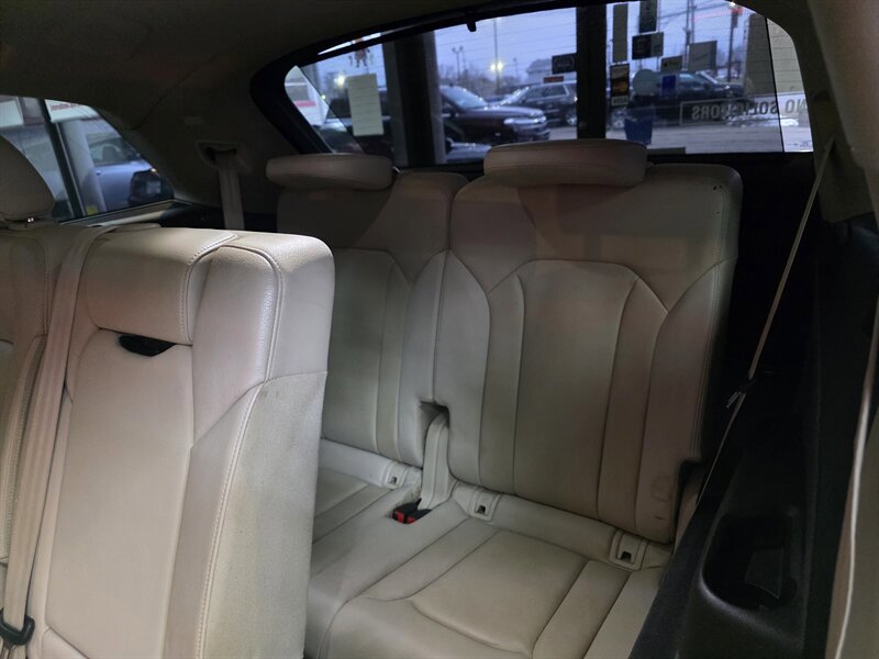 Used 2017 Audi Q7 3.0T Premium Plus w/ Premium Plus Package image 22