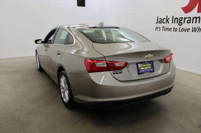 Used 2024 Chevrolet Malibu LT FWD image 3
