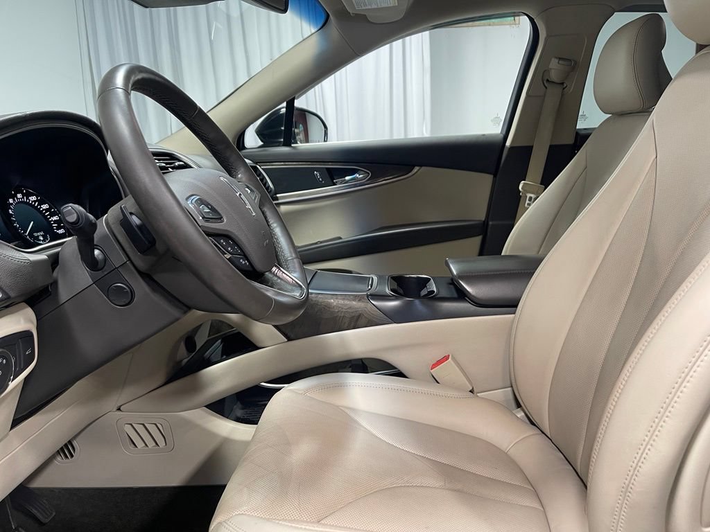 Used 2017 Lincoln MKX Reserve w/ Driver Assistance Package AWD/4WD image 20
