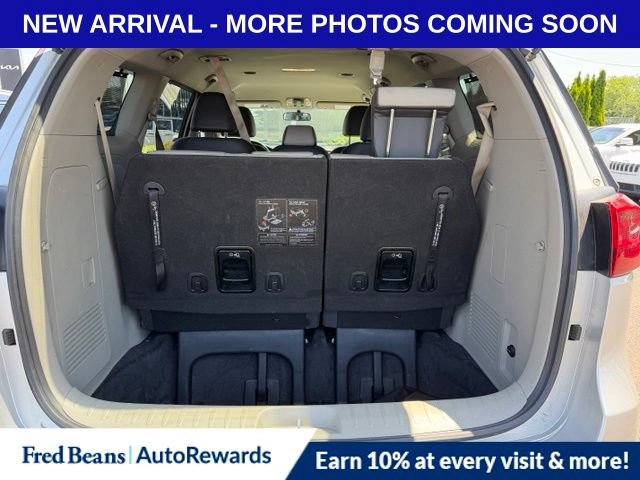 Used 2017 Kia Sedona LX w/ LX Essentials Premium Package FWD image 8