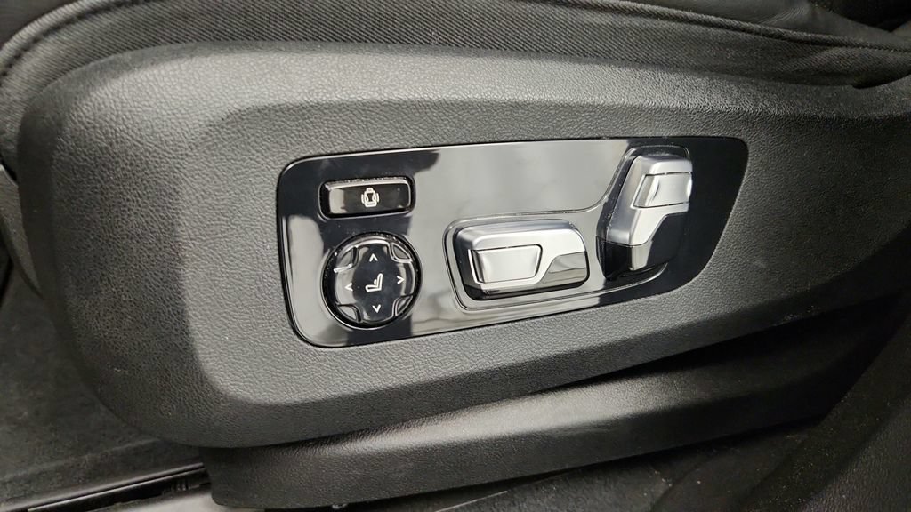 Used 2023 BMW XM AWD/4WD image 30