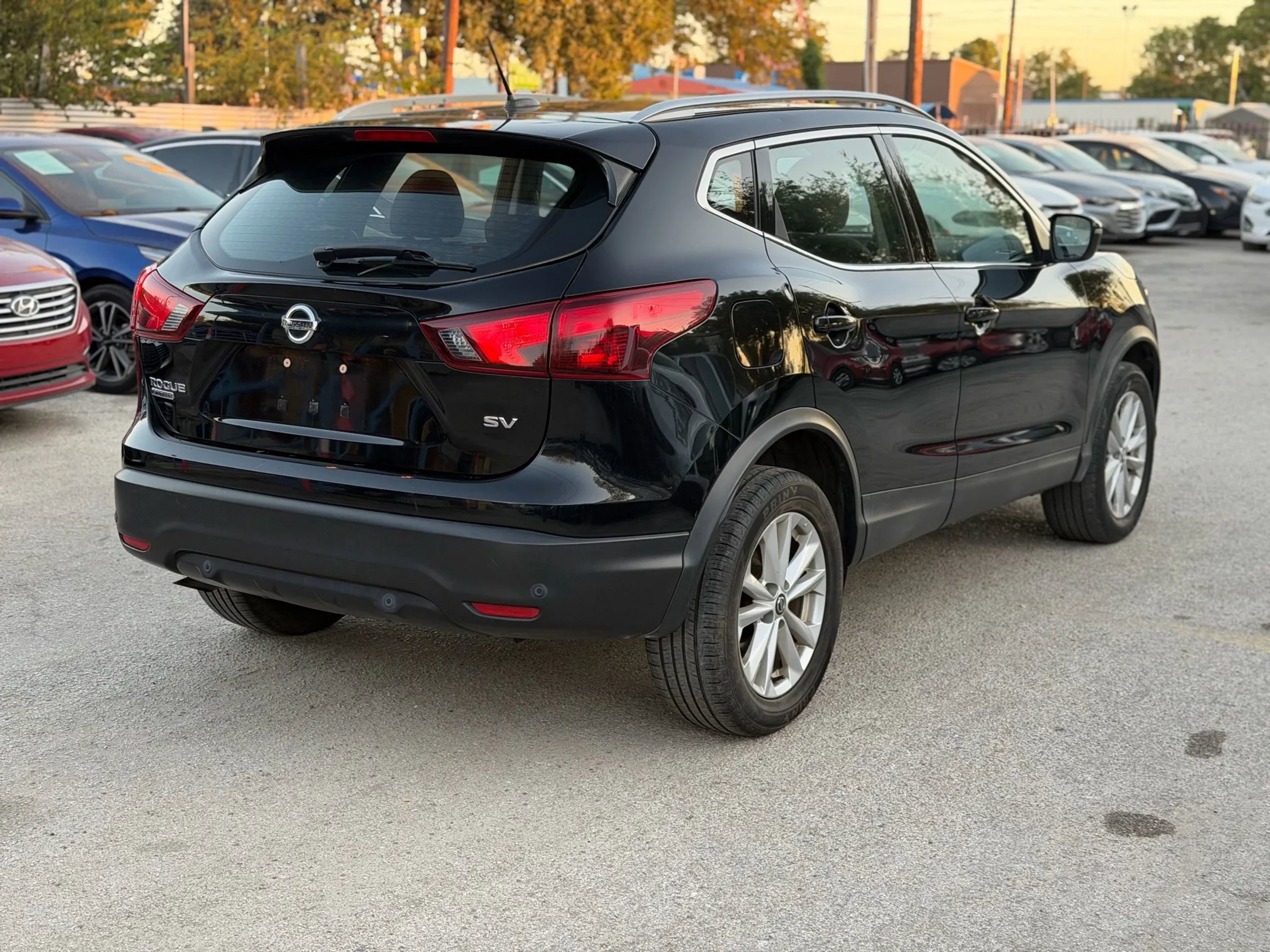 Used 2019 Nissan Rogue Sport SV image 9