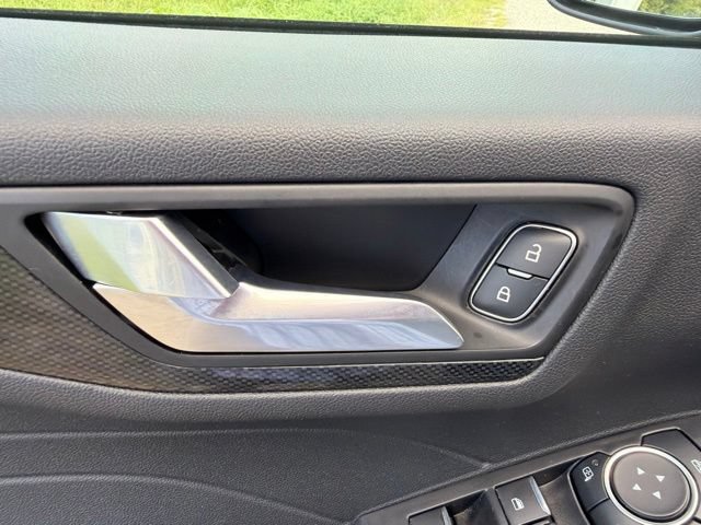 Used 2025 Ford Escape ST-Line Select AWD/4WD image 26