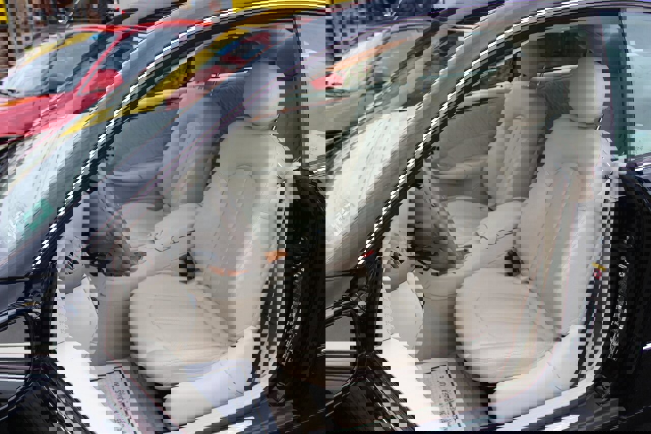 Used 2004 Mercedes-Benz CLK 320 Coupe image 9