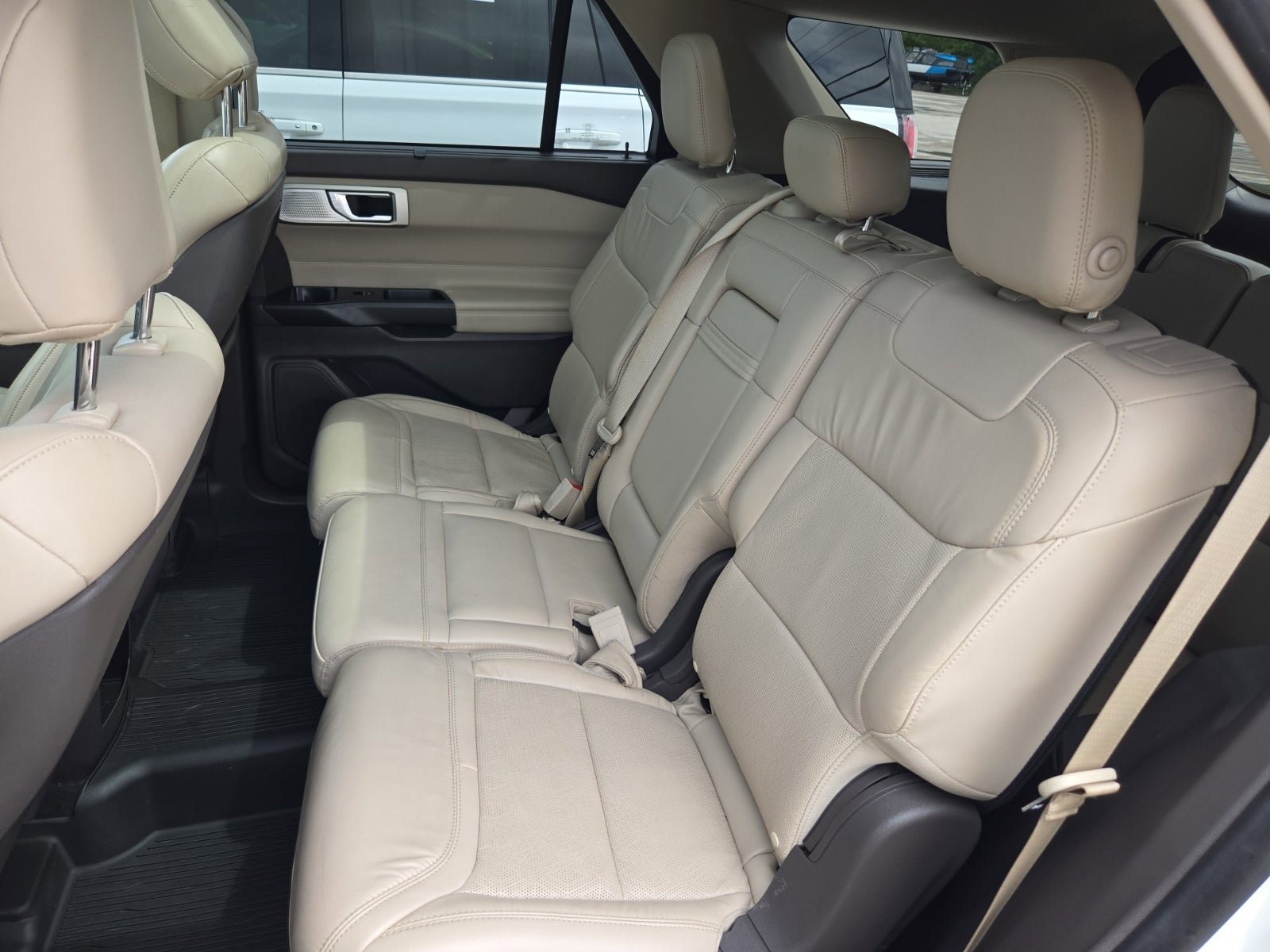 Used 2020 Ford Explorer Platinum AWD/4WD image 9