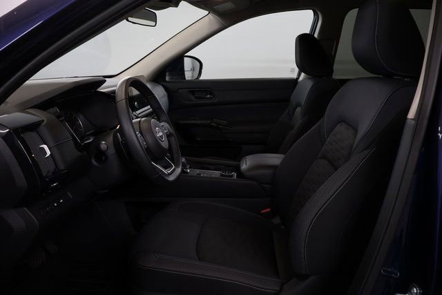 Certified 2025 Nissan Pathfinder SV w/ SV Premium Package image 10