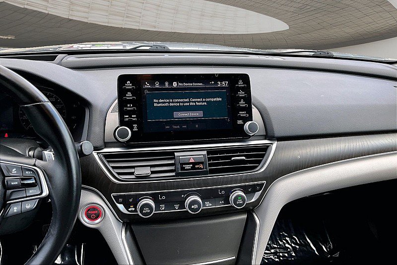 Used 2019 Honda Accord Touring image 19