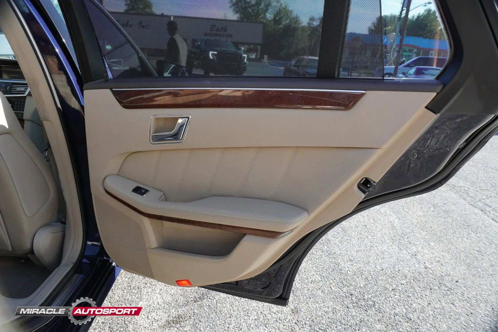 Used 2011 Mercedes-Benz E 350 4MATIC Wagon image 36