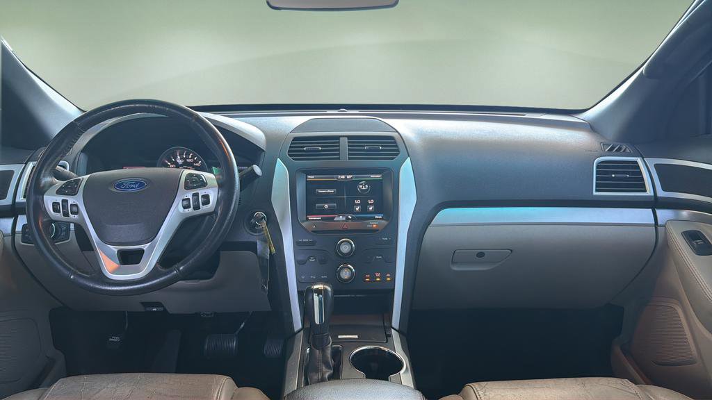 Used 2015 Ford Explorer XLT w/ Equipment Group 202B image 7