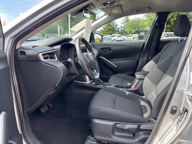 Used 2025 Toyota Corolla Cross LE AWD/4WD image 9