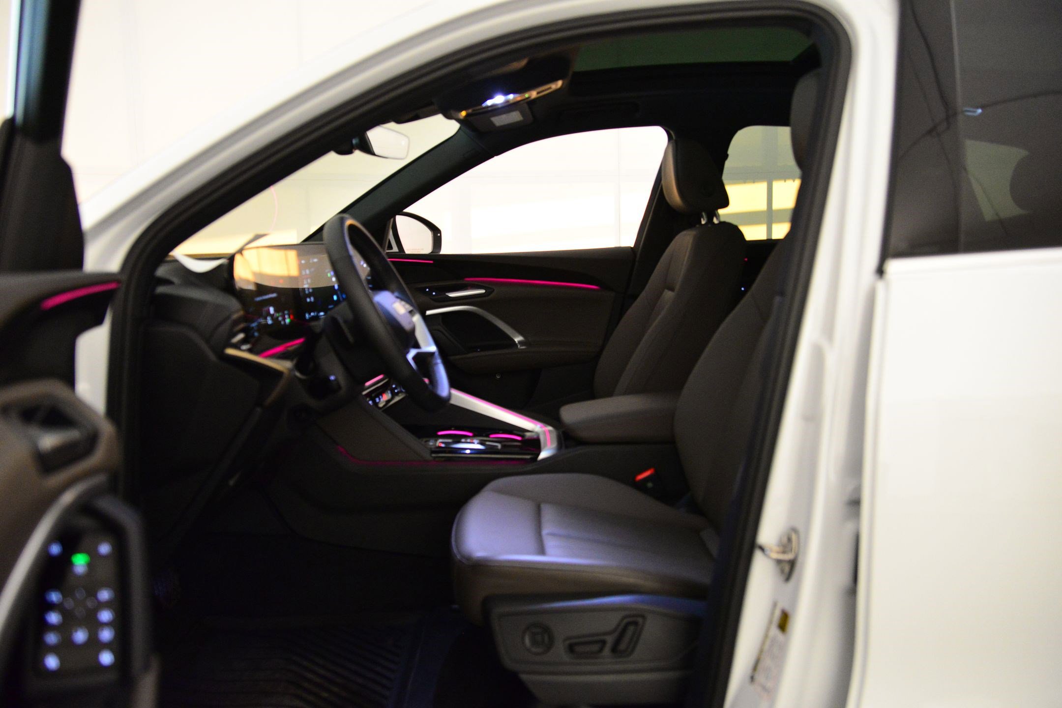 Certified 2025 Audi Q5 Premium w/ Convenience Package image 24