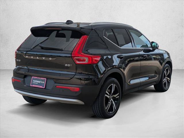 Used 2023 Volvo XC40 B5 Plus w/ Driver Assist Package AWD/4WD image 5