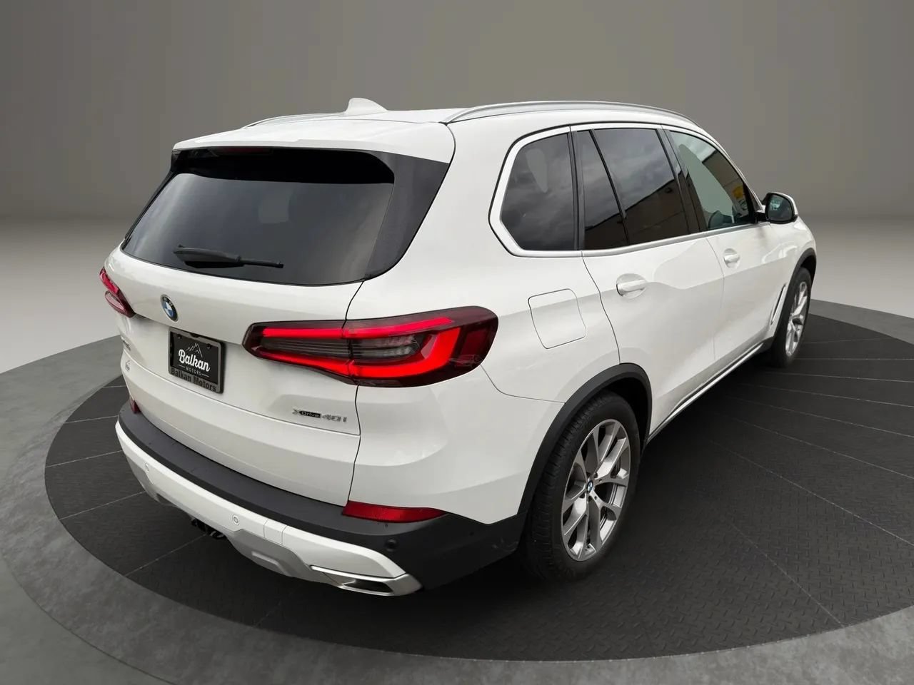 Used 2023 BMW X5 xDrive40i w/ Premium Package AWD/4WD image 5