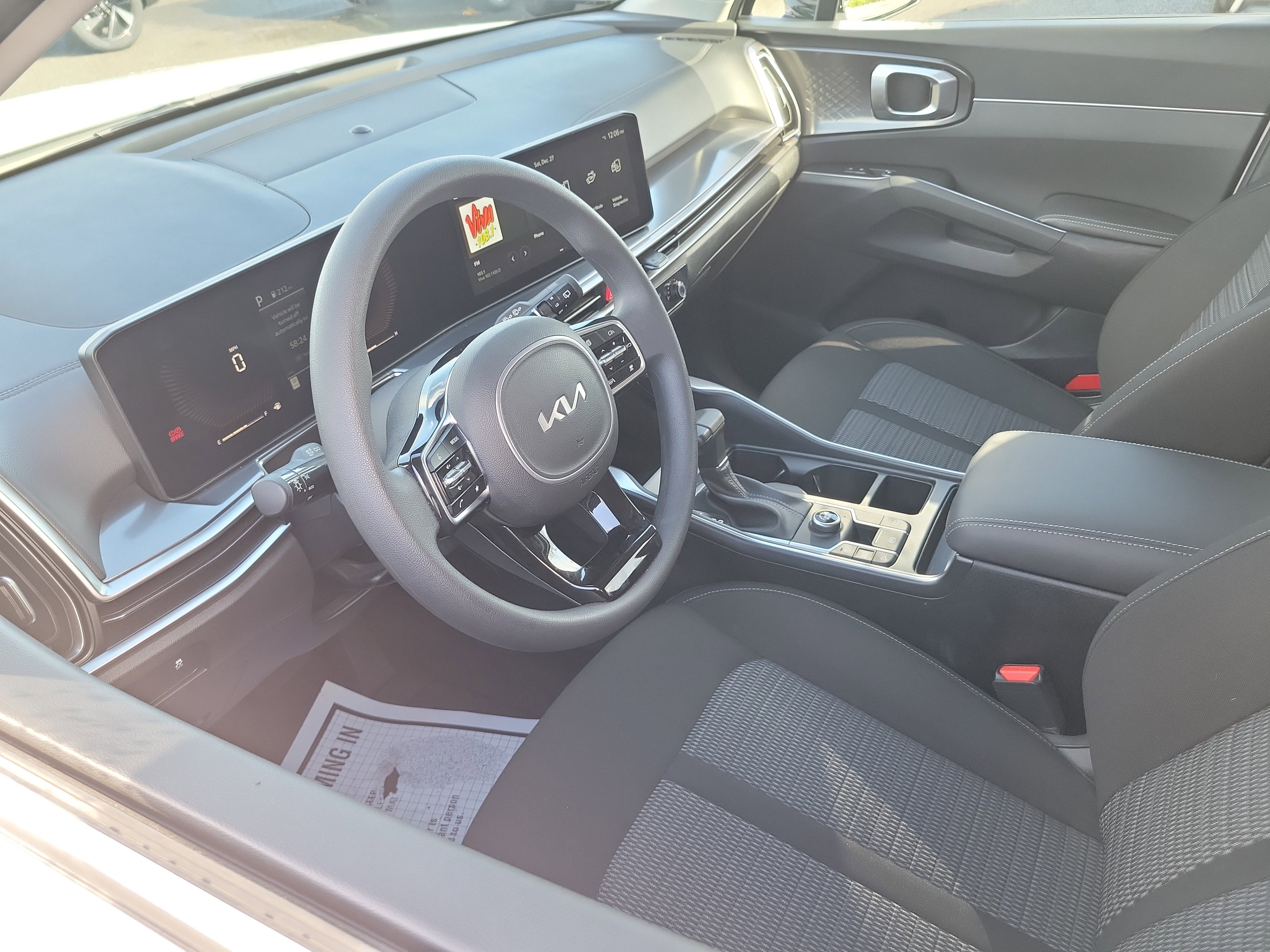 Used 2024 Kia Sorento LX image 5