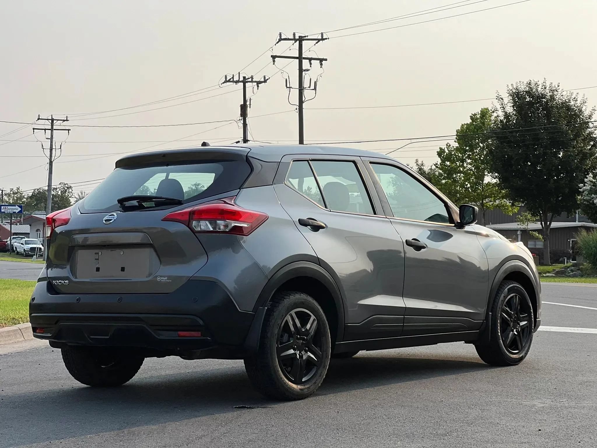 Used 2020 Nissan Kicks S FWD image 5