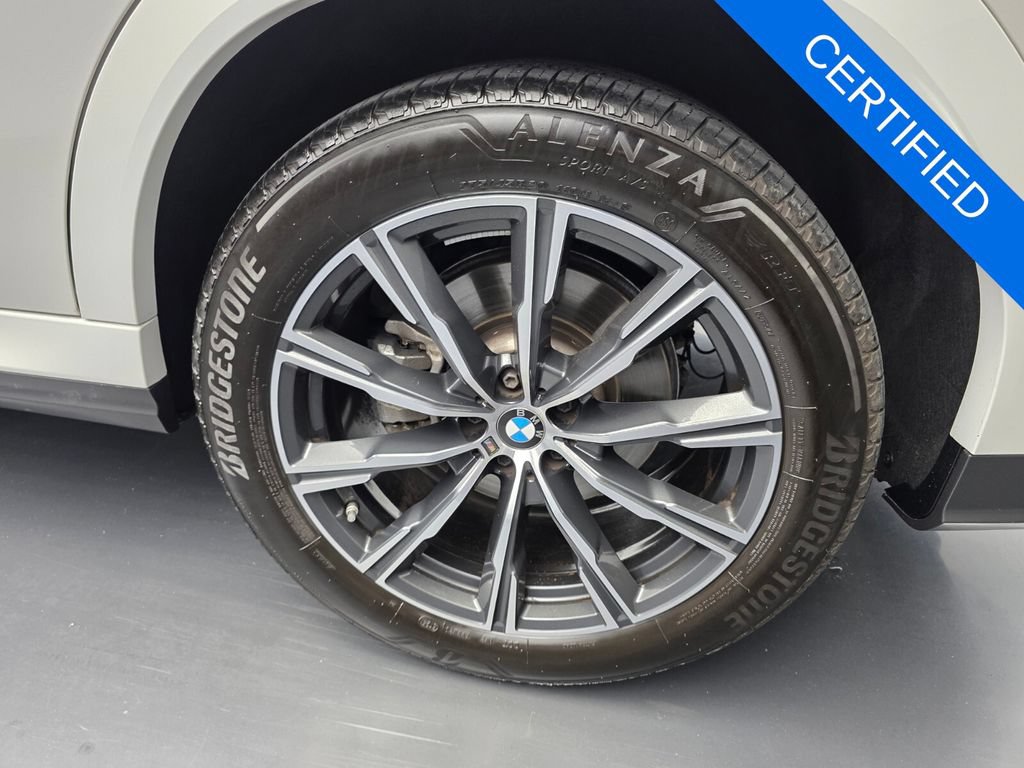 Certified 2025 BMW X6 xDrive40i AWD/4WD image 17