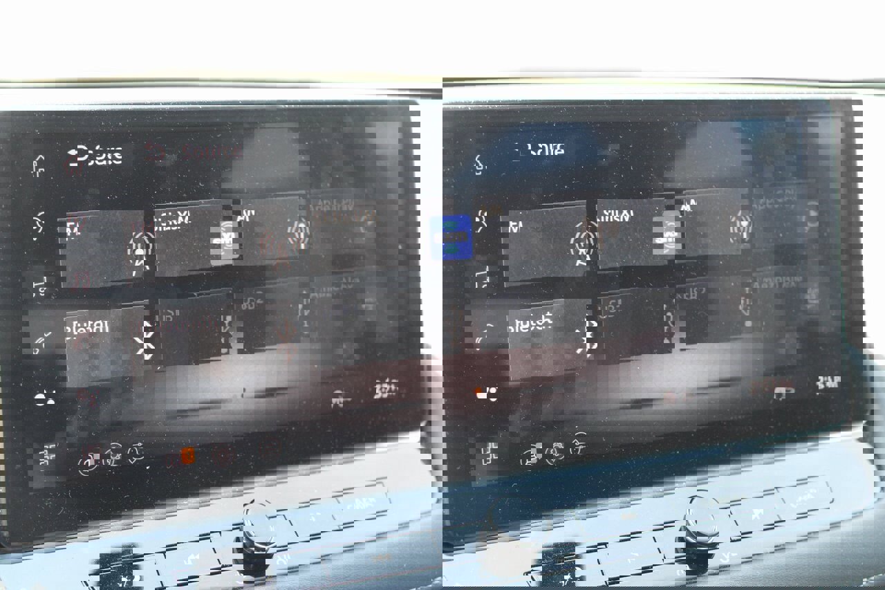 Used 2024 Nissan Rogue SL image 8