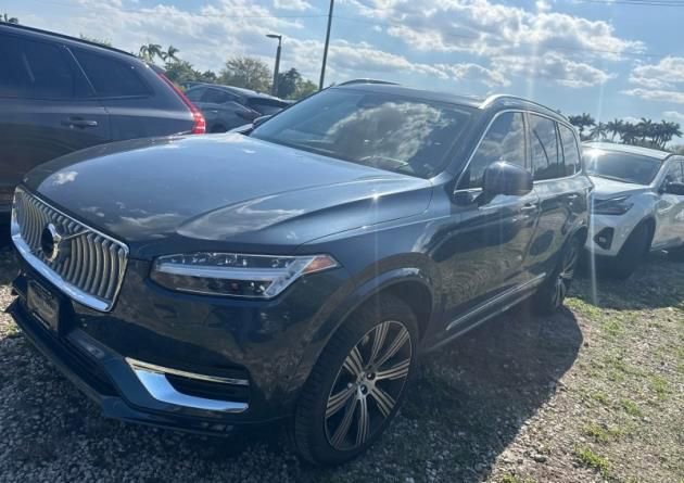 Used 2023 Volvo XC90 B6 Ultimate w/ Protection Package AWD/4WD image 4