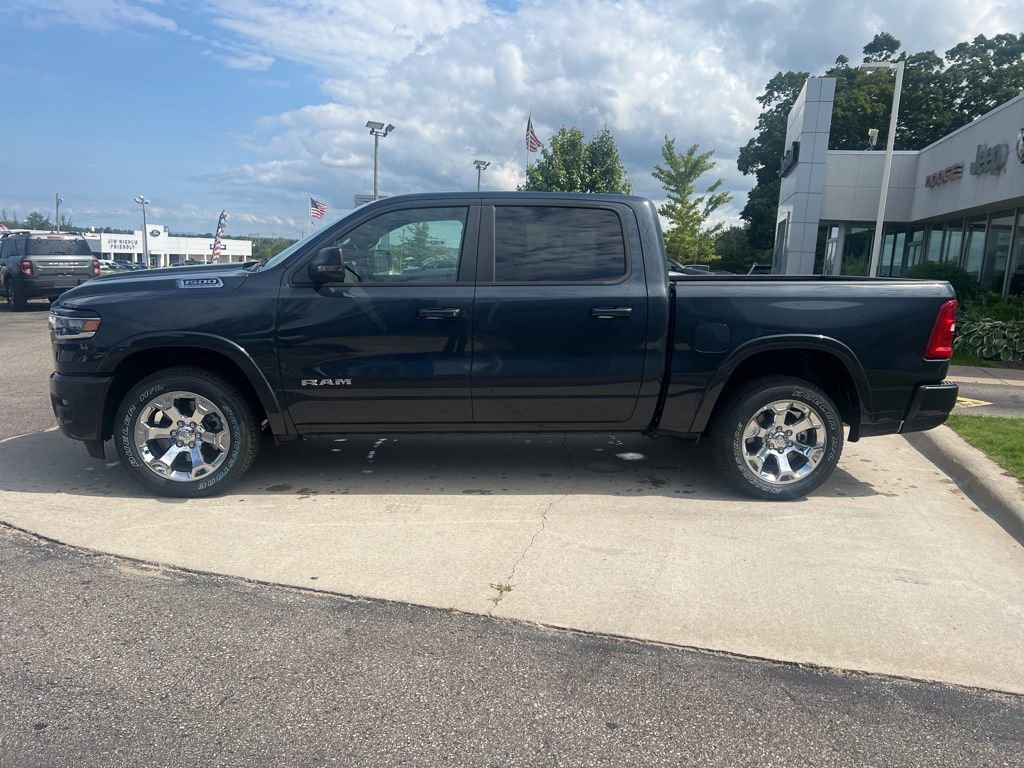 New 2026 RAM 1500 4x4 Crew Cab image 3