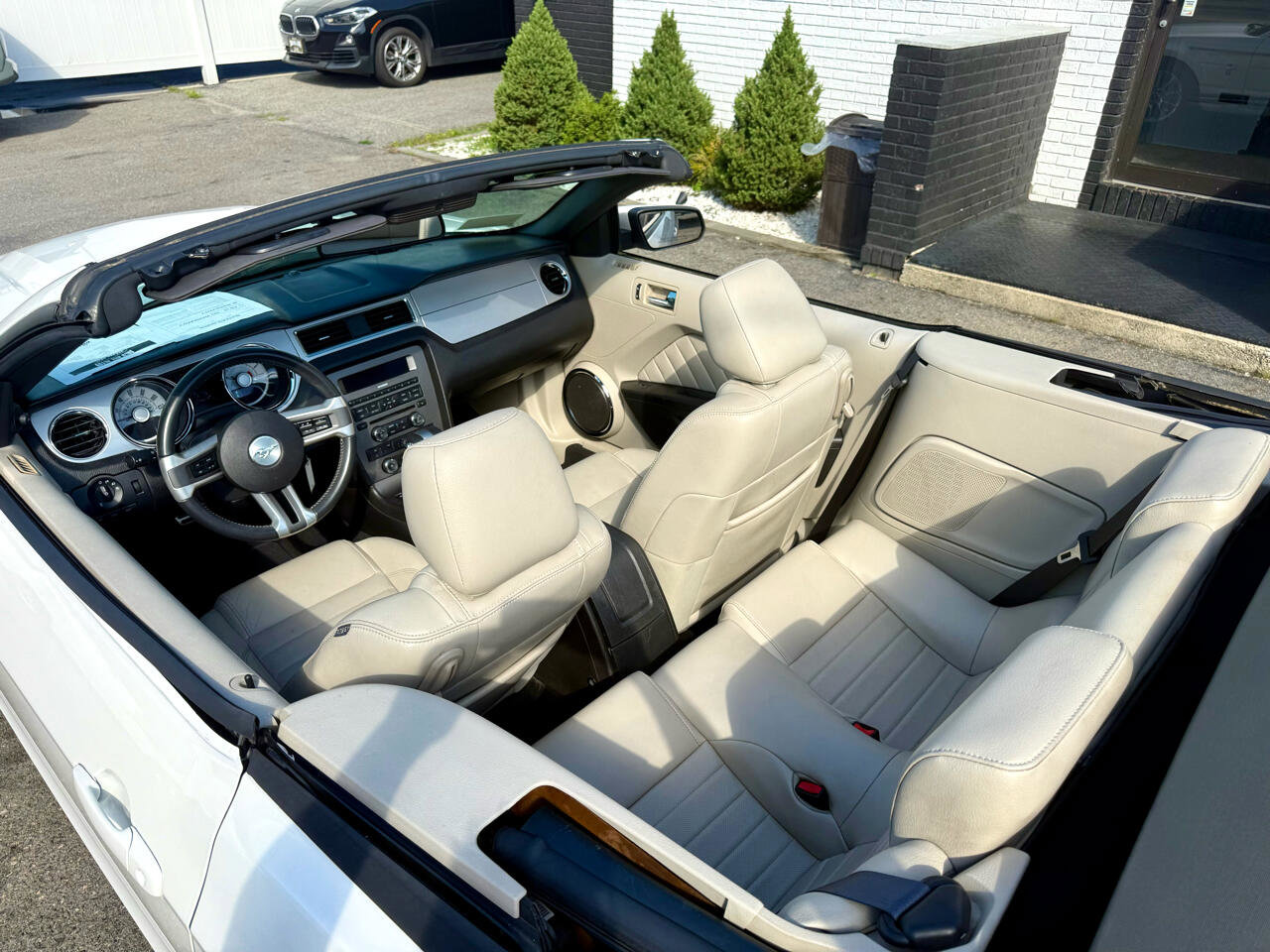 Used 2010 Ford Mustang Convertible image 24