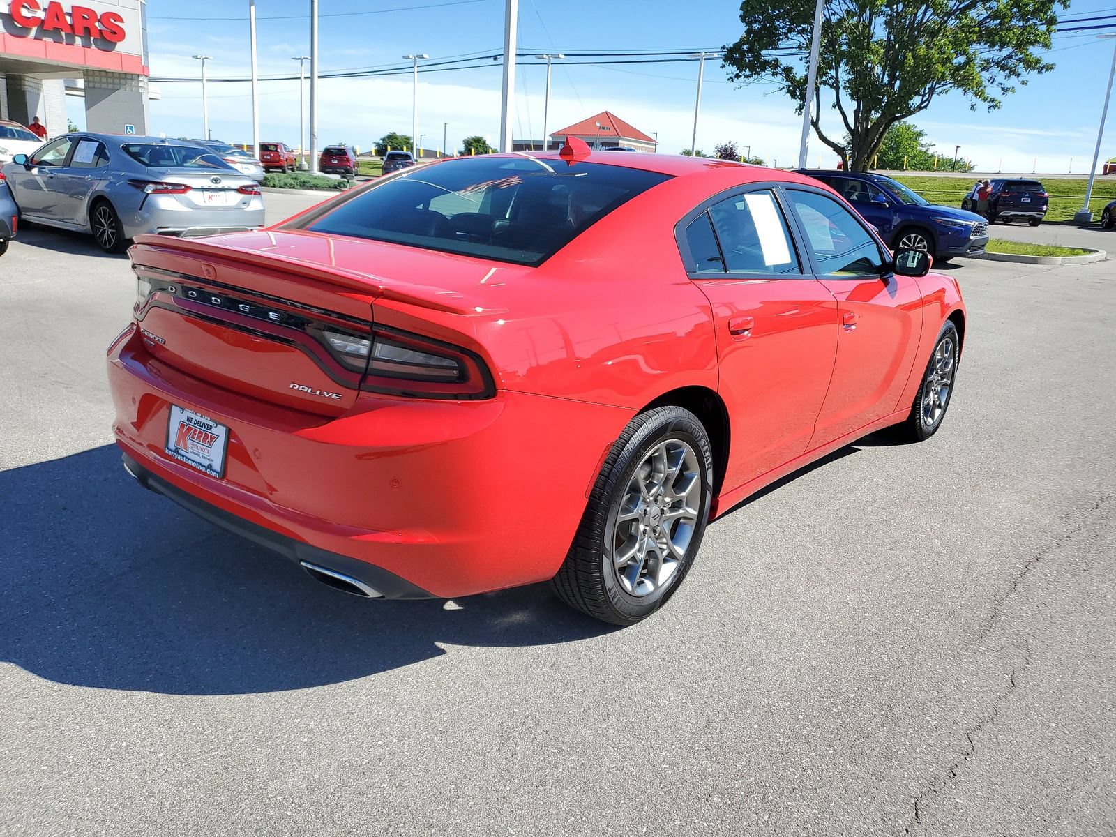 Used 2017 Dodge Charger SXT w/ AWD Plus Group image 4