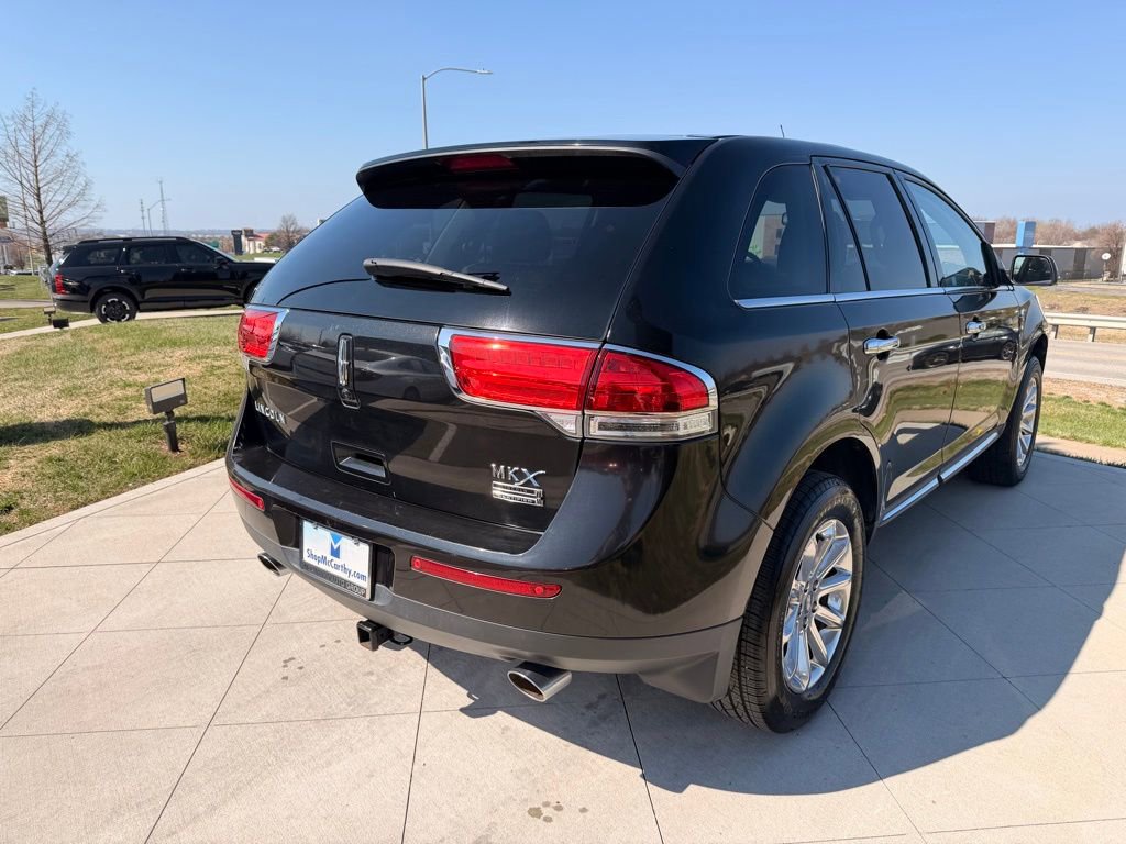 Used 2013 Lincoln MKX FWD image 5