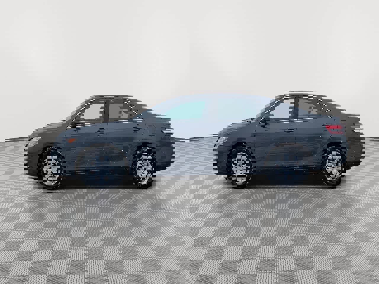 Used 2010 Toyota Camry LE image 5