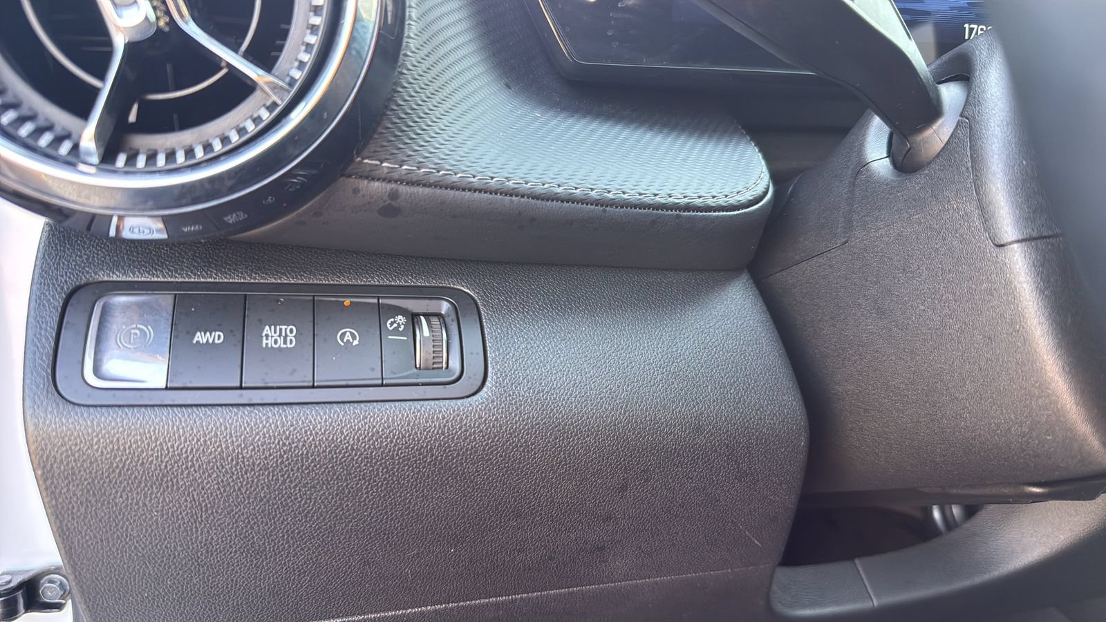 Used 2026 Chevrolet Equinox LT AWD/4WD image 14