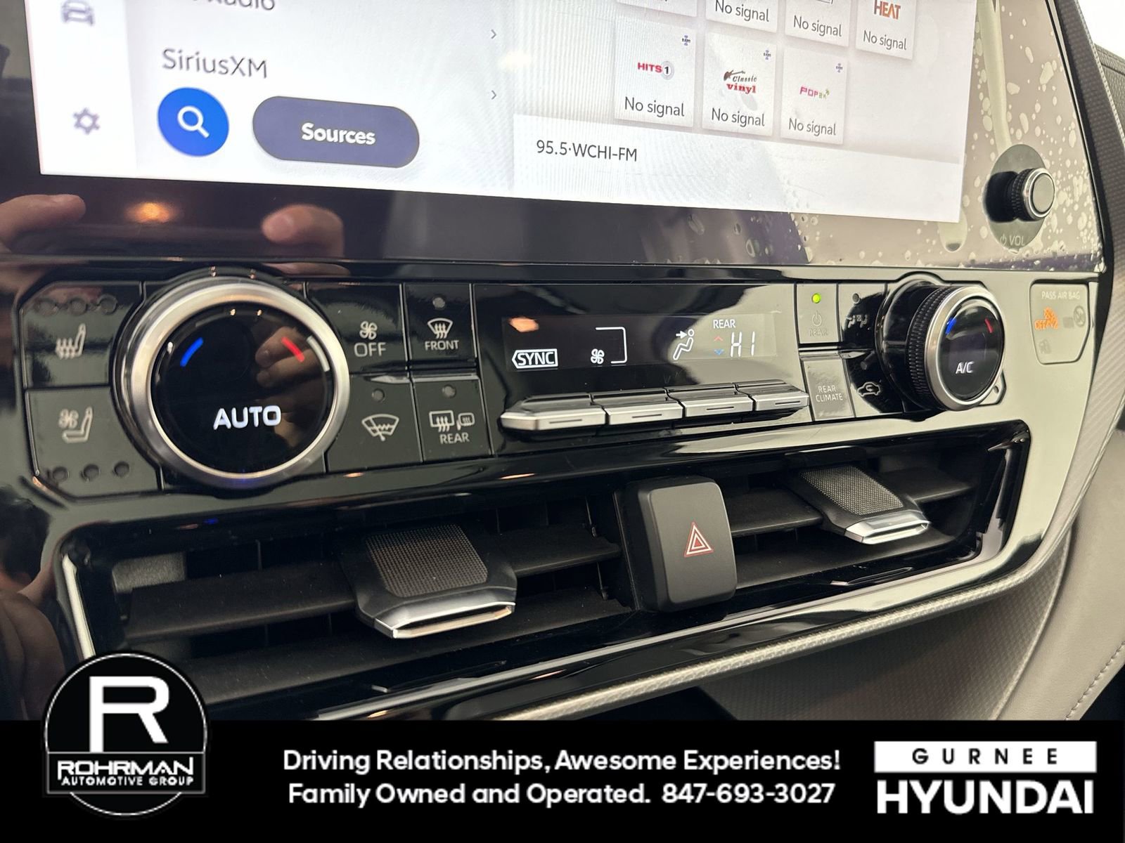 Used 2023 Toyota Highlander Platinum image 9