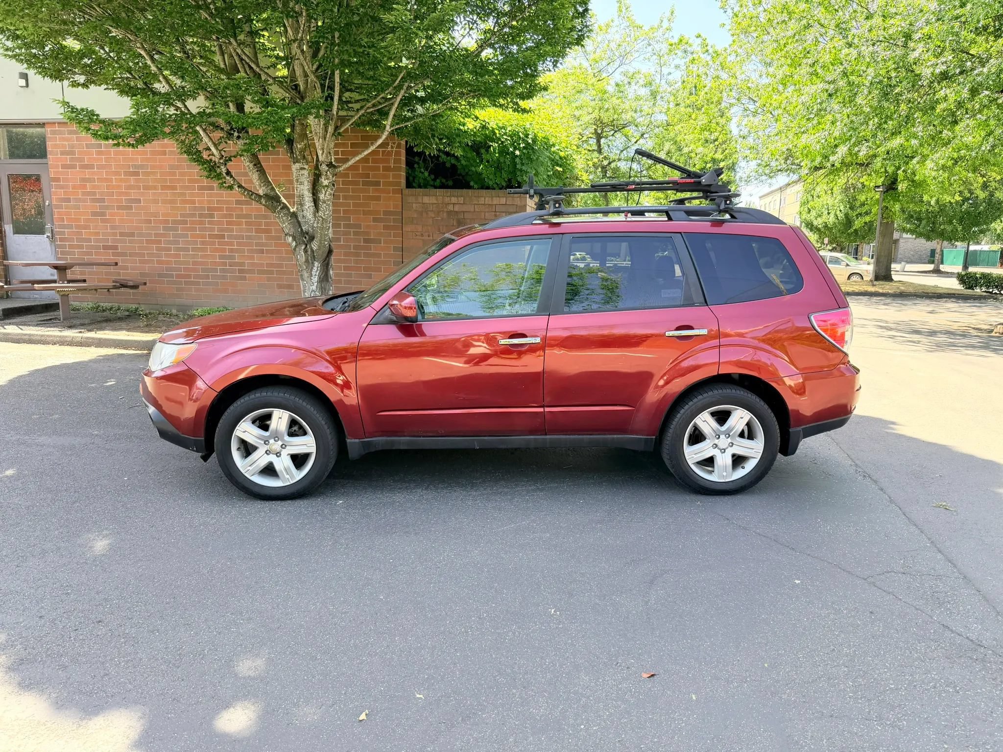 Used 2010 Subaru Forester 2.5X Limited AWD/4WD image 2