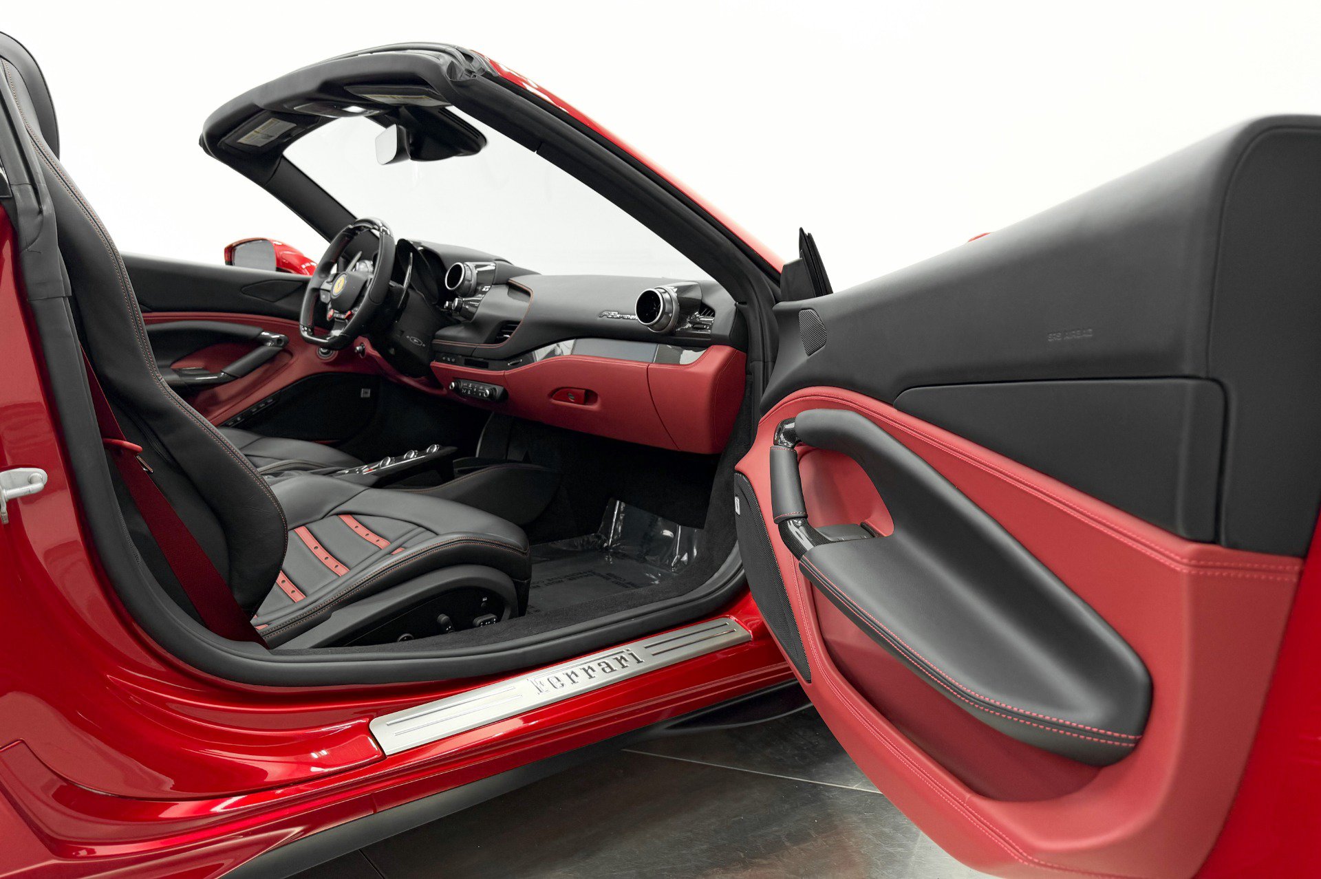 Used 2023 Ferrari F8 Tributo RWD image 30